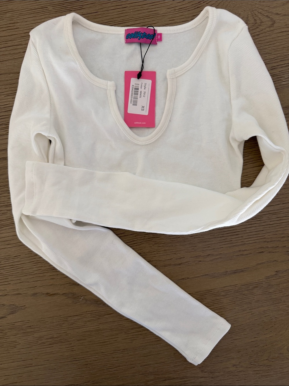 Edikted White Ribbed Long-Sleeve Scoop Crop Top